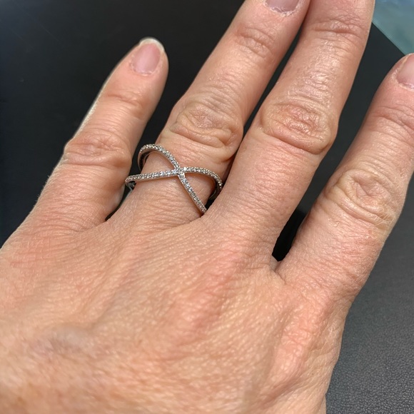 Diamond Criss Cross Ring Set in White Gold - Picture 8 of 8